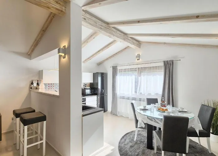 Dioniz 펜션 로비니